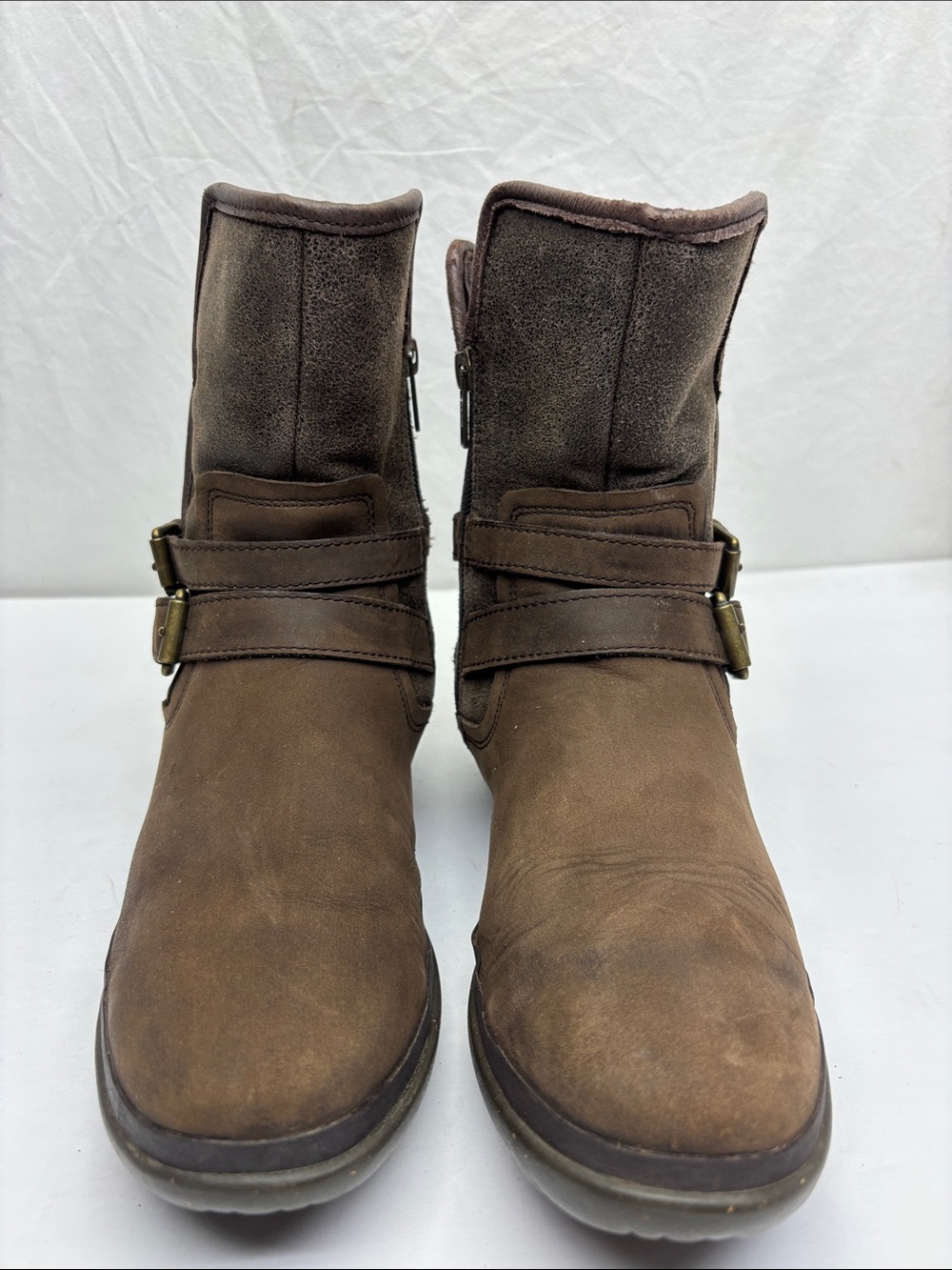 Ugg boots, size 8, box 52